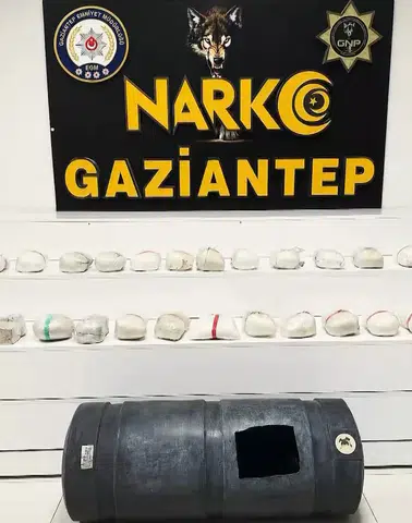 Gaziantep'te TIR'lara Zula Operasyonu: Kilolarca Uyuşturucu Ele Geçirildi!