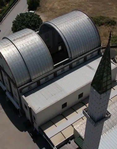 Türkiye'de Sadece İki Tane Var: Bursa'da Sunroof'lu Safa Camii!