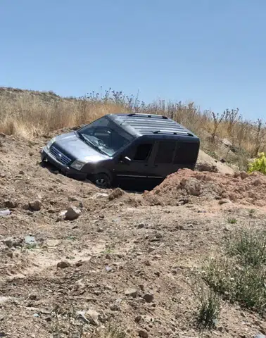 Sultandere Mahallesi'nde Kaza Paniği: Araç Toprak Alanda Durabildi