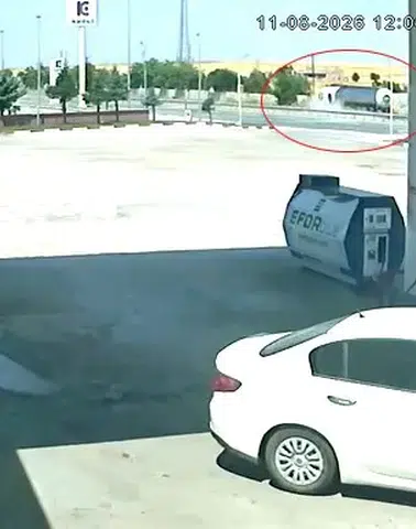 Konya’da Direksiyon Başında Kalp Krizi Geçiren Tır Sürücüsü Kaza Yaptı!