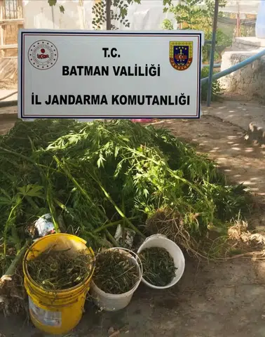 Batman'da Dev Kaçakçılık Darbesi Yol Kontrolünde Onlarca Şüpheli