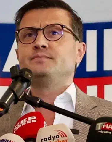 Çerkezköy Belediye Başkanı Vahap Akay CHP'den İstifa Etti