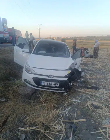Balıkesir'de Feci Kaza: Kapaklı Mevkiinde İki Araç Kafa Kafaya Çarpıştı!