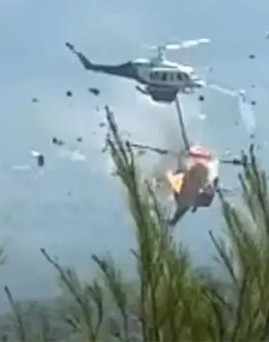 Yunanistan'da Orman Yangınında Dehşet! 2 Helikopter Havada Çarpıştı