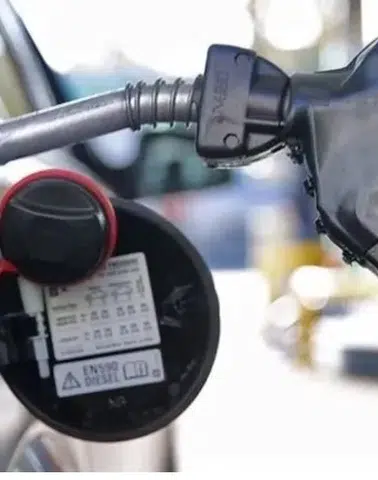Benzine 1,56 lira zam: Pompa fiyatlarına yansıdı
