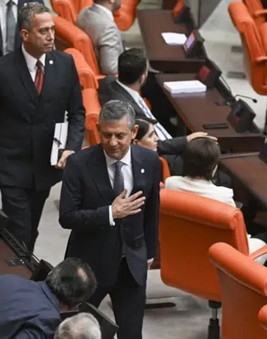 Özgür Özel'den "Terörsüz Türkiye" yorumu: Adam kazandı ama biz de evet dedik