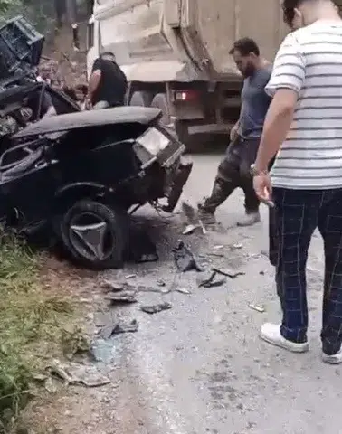 Hatay-Osmaniye Yolunda Feci Kaza: Kamyon Otomobille Çarpıştı, 9 Yaralı!