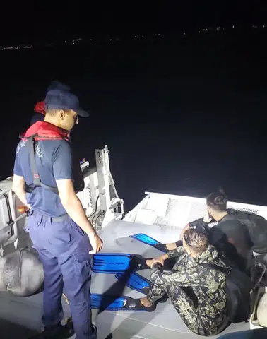 Bodrum Açıklarında Şok Görüntü! Denizin Ortasında Yakalandılar