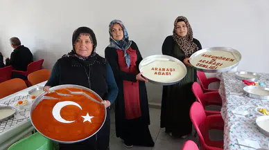İmece Usulü Geri Geldi: 5 Kazan Çorba, 250 Tepsi Hamur!