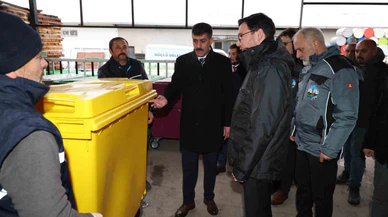 Balyozla Bile Kırılamayan Konteynerler! Tokat'ta Sızıntı ve Kokuya Son