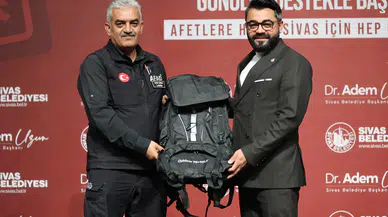 Sivas Belediyesi'nden Mahalle Temelli Afet Adımı: Gönüllü İtfaiyeciler Sertifikalarını Aldı