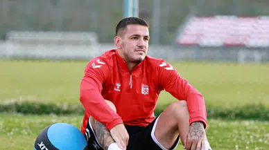 Performansı Tartışılıyordu: Rey Manaj Sivasspor Taraftarından Özür Diledi