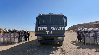 Sivas’ta Çevik Kuvvet Ekipleri Gerçeği Aratmayan Tatbikat Gerçekleştirdi