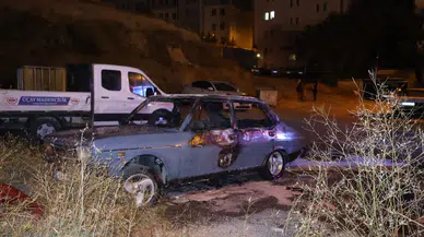 Nevşehir'de Park Halindeki Otomobil Alev Alev Yandı! Araç Hurdaya Döndü