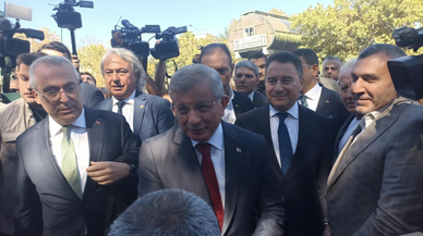 Eski Başbakan Davutoğlu Şüpheli Sıfatıyla İfade Verdi! Adliye Önünde Sert Sözler