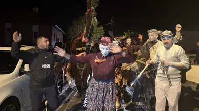 Sivas Altınyayla’da Asırlık Düğün Geleneği: Deve Oyunu Ve Eşeğe Bindirme Adeti Sürüyor
