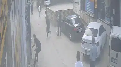 Kadını Kurtarmak İsteyen Genç Bıçaklandı: O Anlar Kamerada