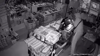Sivas Zara’da 3 Saatte 5 İş Yerine Giren Hırsızlar Kapıları Kapatıp Çıktı