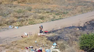 Arazi Alev Alev Yandı, O Anları Salça Kaynatarak İzledi!