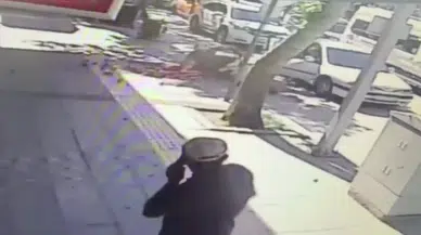 Amasya'da Korkutan Kaza Kamerada: Taşdığı Domatesler Yola Saçıldı