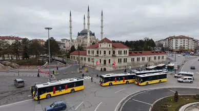 Emekliye Ücretsiz Ulaşımda Yeni Karar: Yaş Şartı Resmen Değişiyor