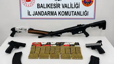 Balıkesir'de Dev Silah Kaçakçılığı Operasyonu! Bandırma ve Ayvalık'ta 10 Gözaltı