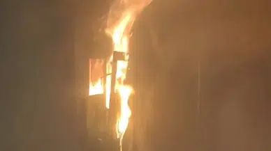 Apartmanın Elektrik Panosu Yandı, Alevler Binaya Sıçramadan Söndürüldü