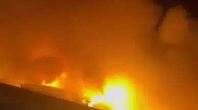Adıyaman'da İşçi Konteynerlerinde Korkutan Yangın: Kullanılamaz Hale Geldi!