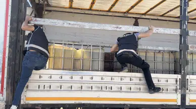 Iğdır'da Nakliye Firmasına Kaçak Akaryakıt Operasyonu! 9 Bin Litre Ele Geçirildi