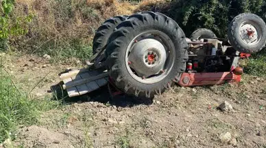 Sivas’ta Traktör Kazası! 16 Yaşındaki Çocuğun Ayağı Traktörün Altında Kaldı