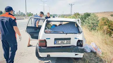 Çorum Sungurlu’da Otomobil ile Hafif Ticari Araç Çarpıştı: 3 Yaralı!