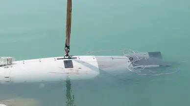 İran, Hürmüz Boğazı’nda Ele Geçirdiği ABD Denizaltısını Gösterdi