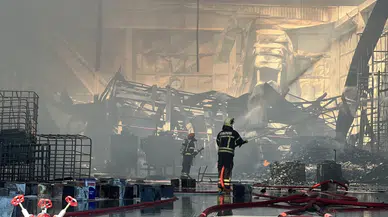 Mersin’de Fabrika Alevlere Teslim Oldu: 2 Saatte Kontrol Altında