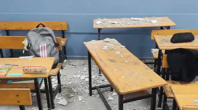 Ders Sırasında Tavan Sıvaları Düştü: 3 Öğrenci Yaralandı