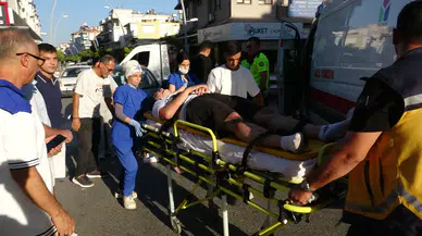 Manavgat'ta Otomobille Motorlu Bisiklet Çarpıştı! Kaza Anı Kamera Kaydında