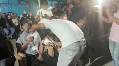 Sivas’ta Düğünde Renkli Gelenek: Damadın Yakınlarına ‘Tıraş Cezası’