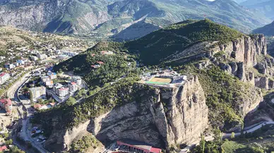 Artvin’de Uçurumun Üzerindeki Arenada Boğa Güreşi Heyecanı