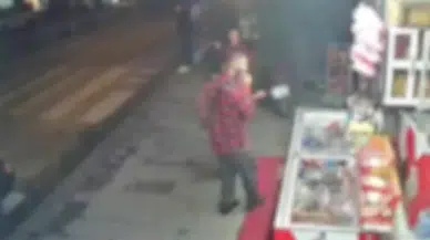 Eski Komşusuyla Karşılaştı, Darp Edildi! O Anlar Kamerada
