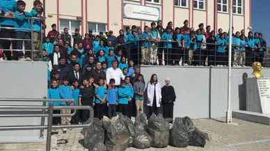 Altınyayla’da Öğrenciler ve Protokol El Ele Verdi: Okul Duvarları Boyandı