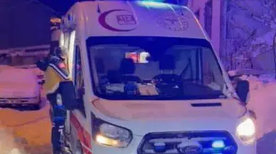 Ambulans Kara Saplandı, Özel İdare Ekipleri Zamanla Yarıştı!