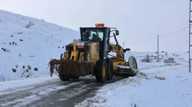 Tipi Geçit Vermiyor: 91 Yerleşim Yeri Yolu Ulaşıma Kapandı!