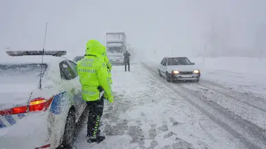 Erzincan-Kemaliye Yolu Ağır Araç Geçişine Kapatıldı!