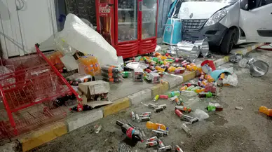 Sivas’ta Kamyonet Markete Girdi
