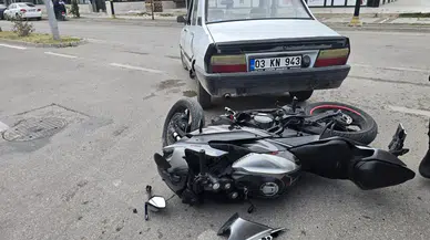 Afyonkarahisar'da Korkutan Kaza! Motosikletli Yola Savruldu