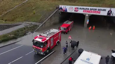 İstanbul'da Alt Geçit Göle Döndü! Kurtarmaya Gelen Ekip Mahsur