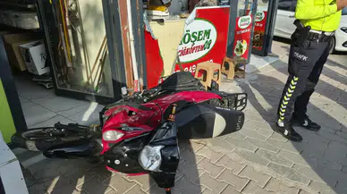Motosiklet Çocuğa Çarpıp İş Yerine Daldı: Korku Dolu Anlar
