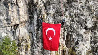 Dağcılardan Cesaret İsteyen Cumhuriyet Kutlaması!