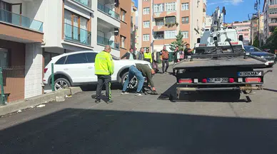 Freni Boşalan Araç İstinat Duvarında Asılı Kaldı