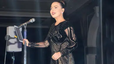 Ebru Gündeş, 27 Yıl Sonra “Dön Ne Olur” Şarkısını Yeniden Söyledi