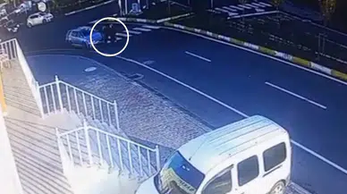 İki Anaokulu Öğretmenine Otomobil Çarptı! Görüntüler Ortaya Çıktı